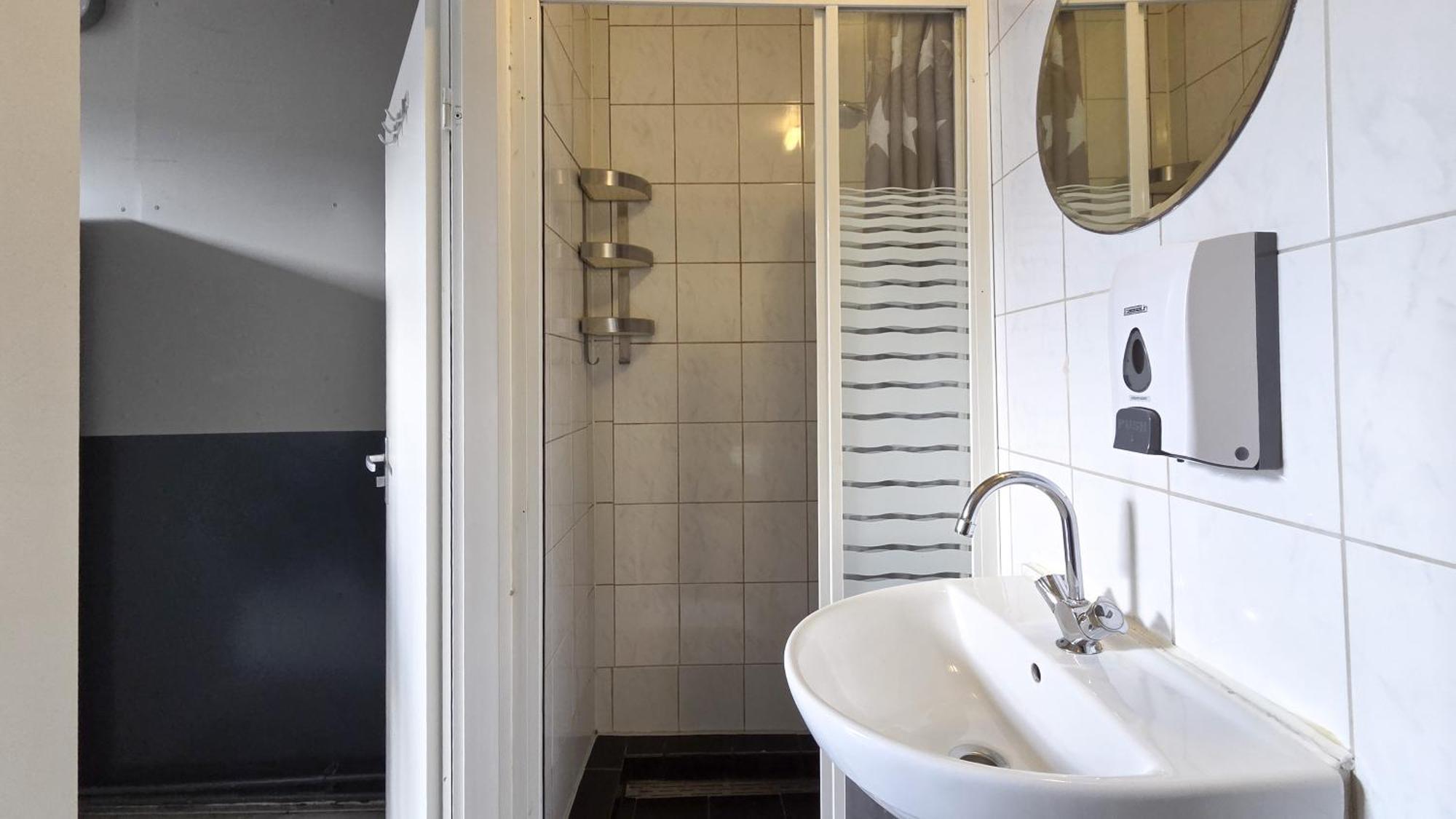 Twin Room Private Bathroom