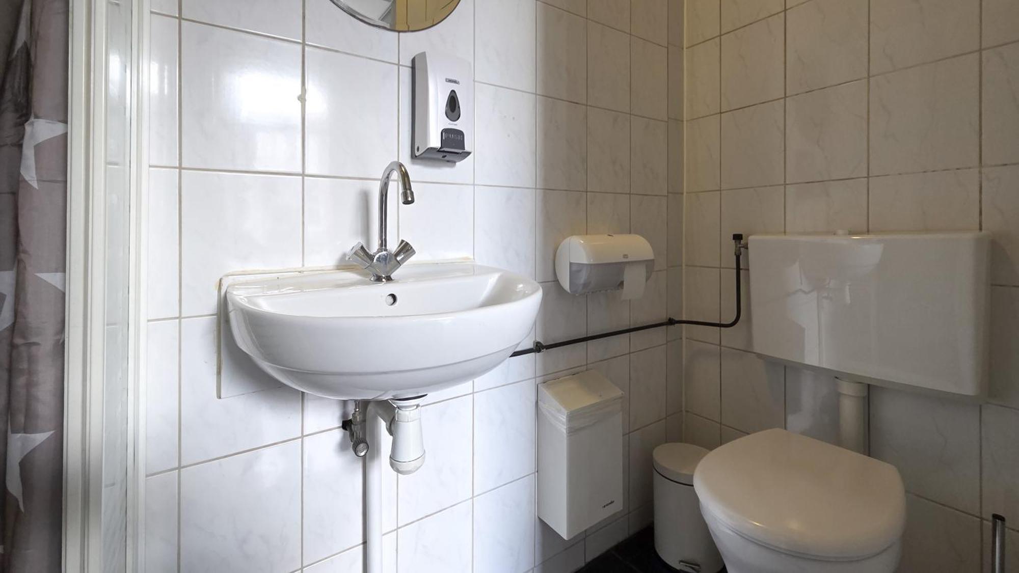 Twin Room Private Bathroom