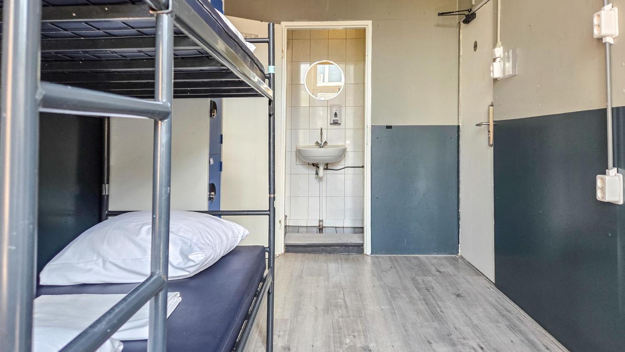 Twin Room Private Bathroom